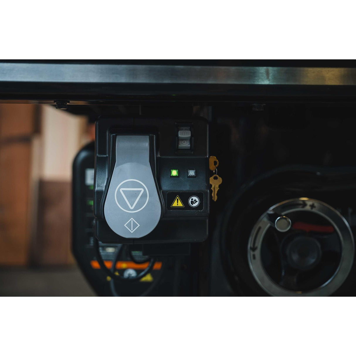 SawStop Professional Cabinet Saw with Floating Arm Dust Collection