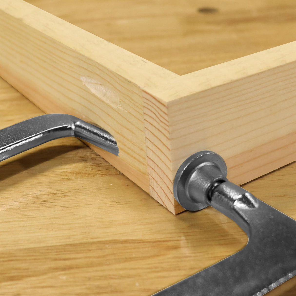 Milescraft Pocket Clamp